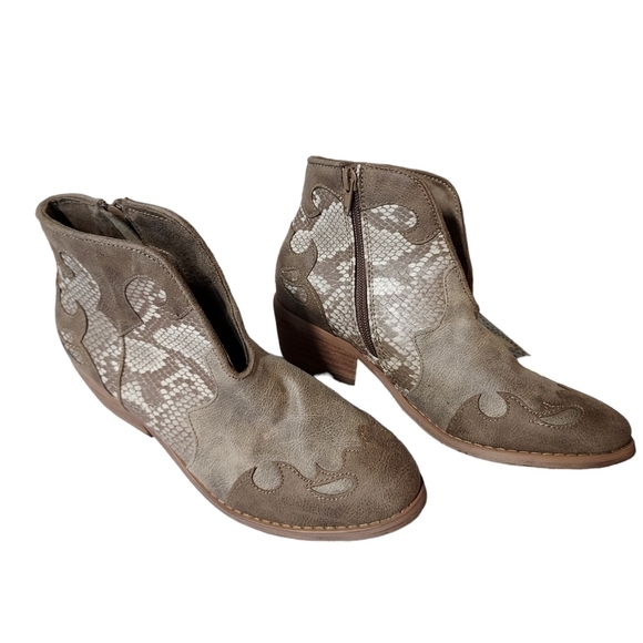 Very G Shelby women's ankle boots cream snake print 6.5 - Picture 7 of 16